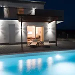 Four Bedroom With Sea View And Private Pool 8 Villa