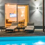 Four Bedroom With Sea View And Private Pool 8