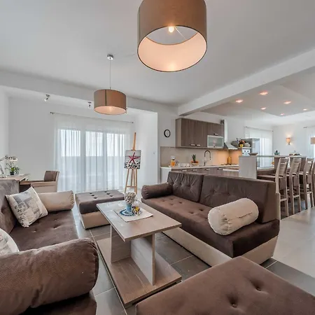 Four Bedroom With Sea View And Private Pool 8 Villa *