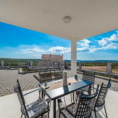 Four Bedroom With Sea View And Private Pool 8 Villa Podvrsje