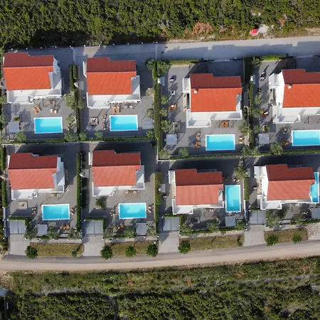 Villa Four Bedroom With Sea View And Private Pool 8 *