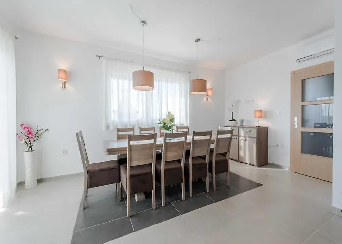 Four Bedroom With Sea View And Private Pool 8 Debeljak