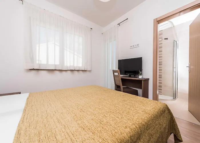 Four Bedroom With Sea View And Private Pool 8 Вилла Debeljak