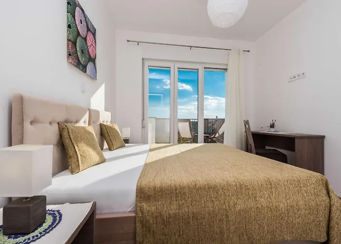 Вилла Four Bedroom With Sea View And Private Pool 8 Debeljak