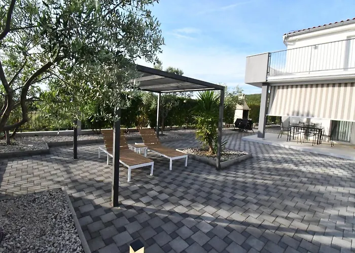 Four Bedroom With Sea View And Private Pool 8