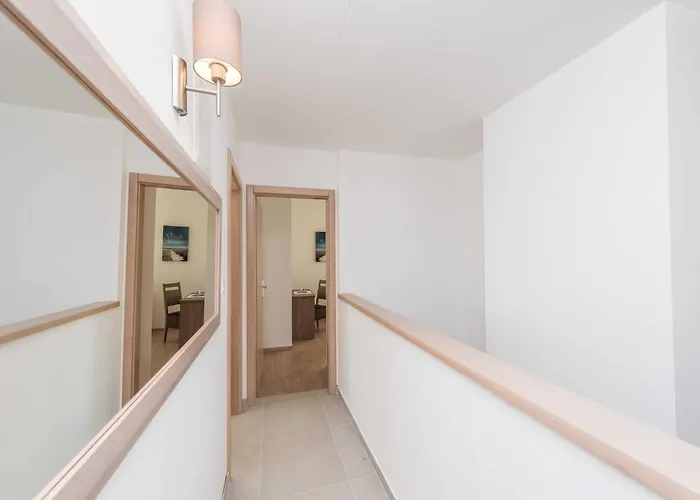 Four Bedroom With Sea View And Private Pool 8 Вилла Debeljak
