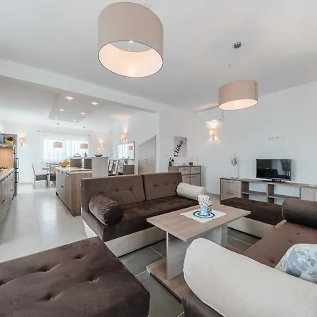 فيلة Four Bedroom With Sea View And Private Pool 8