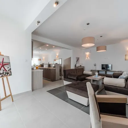 فيلة Four Bedroom With Sea View And Private Pool 8