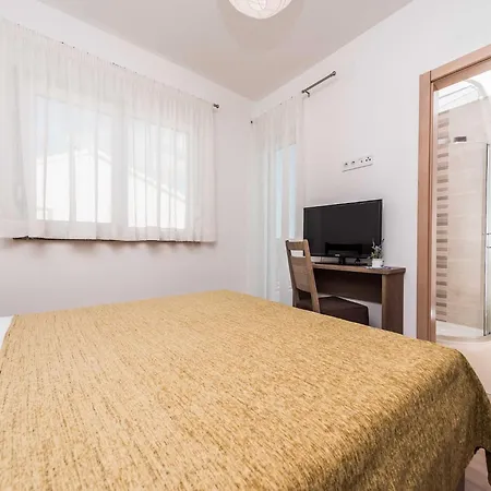 Four Bedroom With Sea View And Private Pool 8 فيلة Debeljak