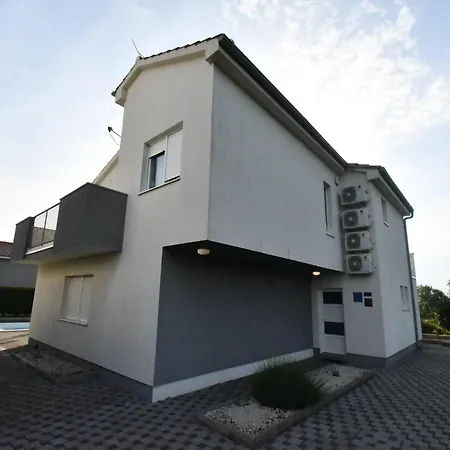 Four Bedroom With Sea View And Private Pool 8 فيلة *