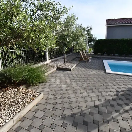 Four Bedroom With Sea View And Private Pool 8 * Debeljak