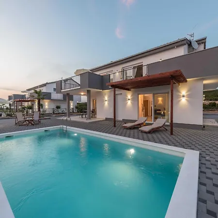 فيلة Four Bedroom With Sea View And Private Pool 8