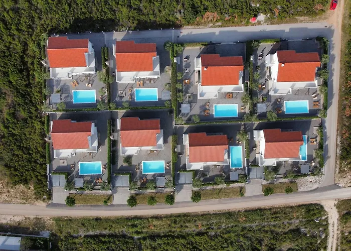 Vila Four Bedroom With Sea View And Private Pool 8 *
