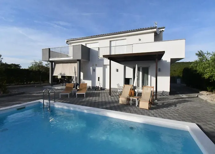 Vila Four Bedroom With Sea View And Private Pool 8