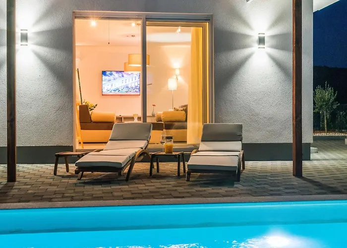 Four Bedroom With Sea View And Private Pool 8